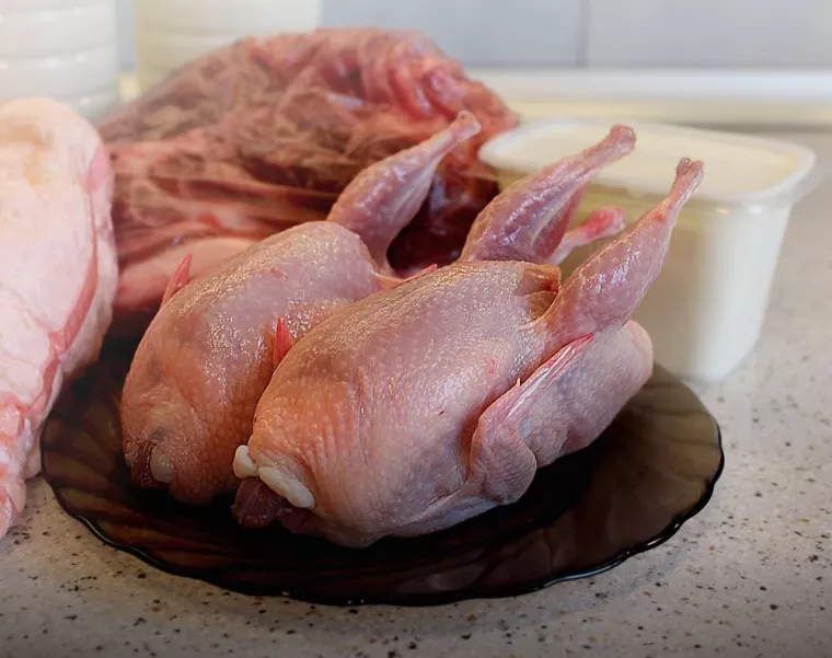 Acheter des cailles farcies halal pour un dîner de famille, Porto-Vecchio, Boucherie des Éleveurs